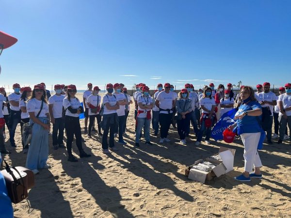 Blu Day: Sibeg e Marevivo ripuliscono la spiaggia